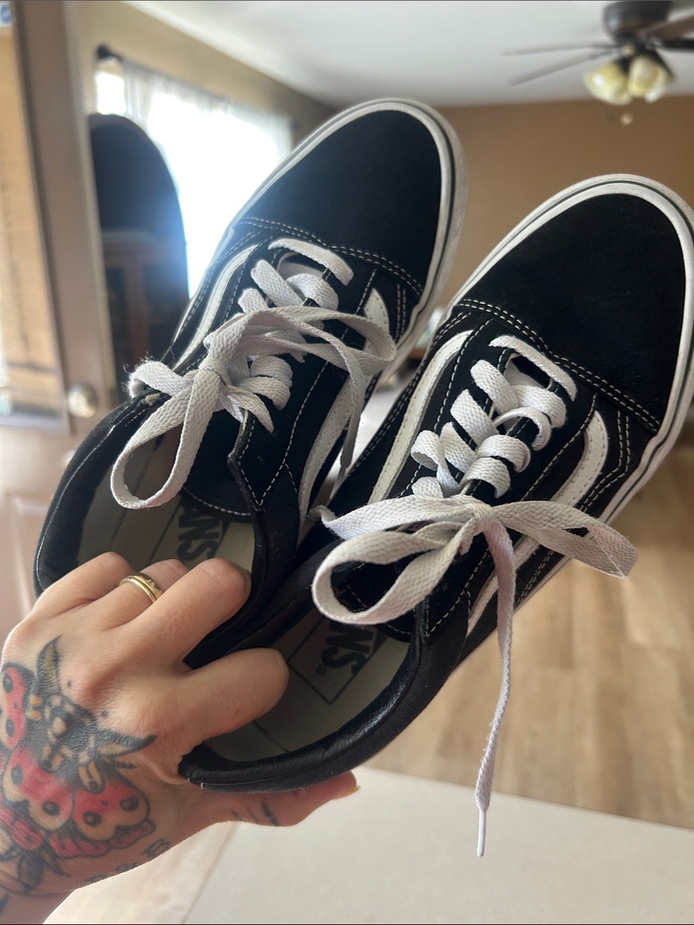 Vans Black and White Low-Top Sneakers - Picture 4 of 6